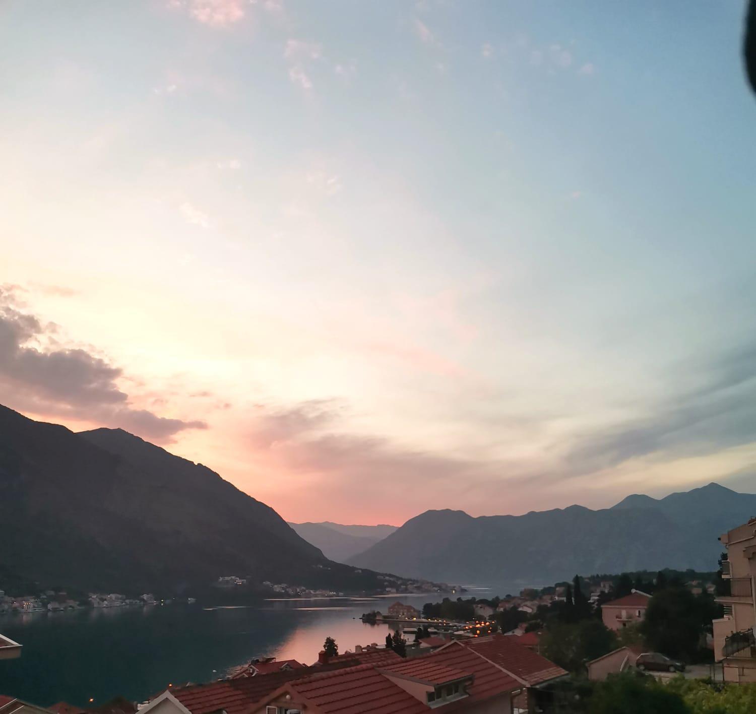 De Lux Apartments Sirena Kotor Oda fotoğraf